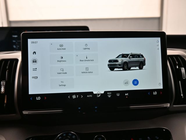 2025 Ford Expedition  photo