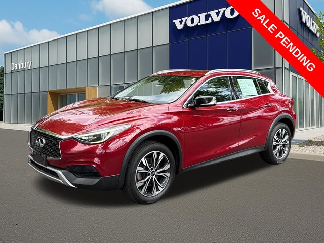 2018 INFINITI QX30 Luxury AWD