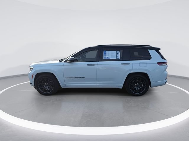 Used 2023 White Jeep Summit image 5