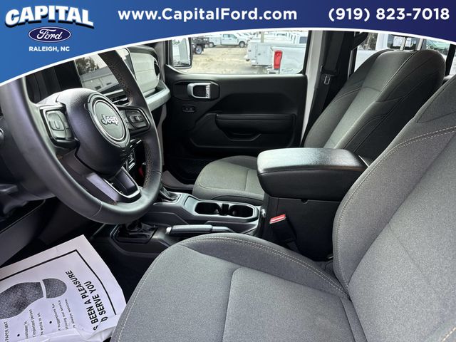Used 2024 White Jeep Sport S image 19