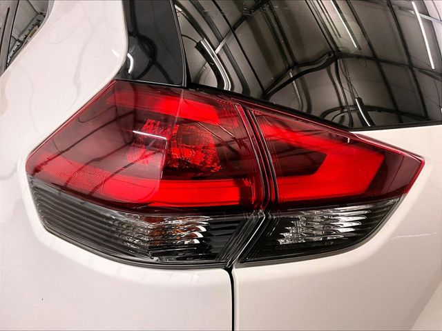 2018 Nissan Rogue SV White at Phil Fitts Ford