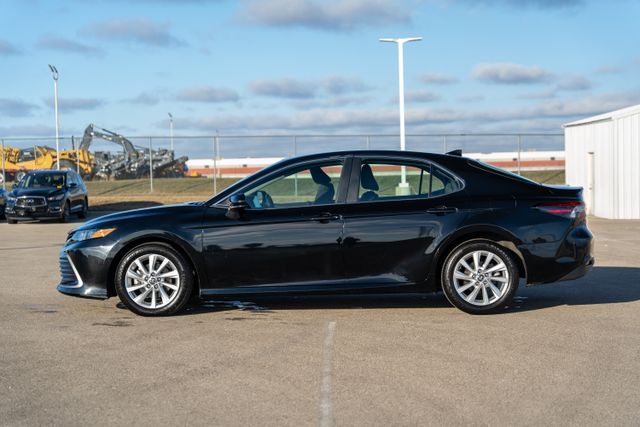 2023 Toyota Camry LE 4