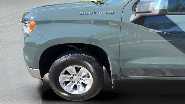 Used 2025 Gray Chevrolet LT image 35