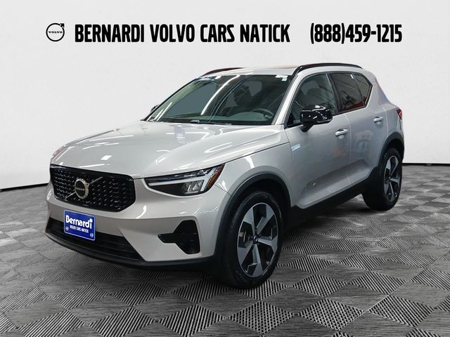 Silver Dawn Metallic 2024 Volvo XC40 SUV / Crossover Automatic