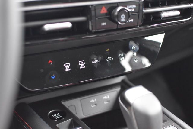 New 2025 Nissan Kicks SR