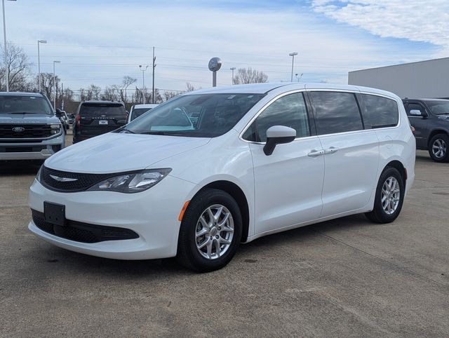 2023 Chrysler Voyager LX FWD