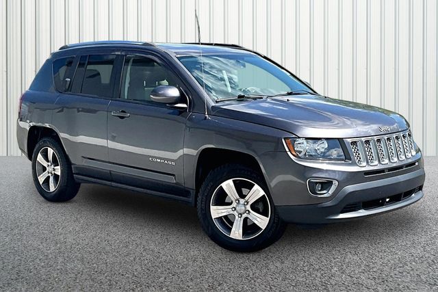 Gray (Granite Crystal Metallic Clearcoat) 2017 Jeep Compass High Altitude 4WD SUV / Crossover Four-Wheel Drive 6-Speed Automatic
