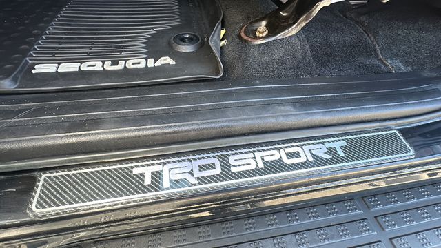 2018 Toyota Sequoia TRD Sport 27