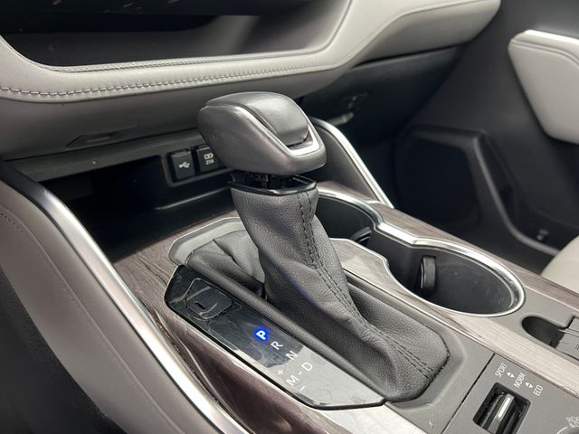 2021 Blizzard Pearl Toyota Highlander Platinum AWD SUV
