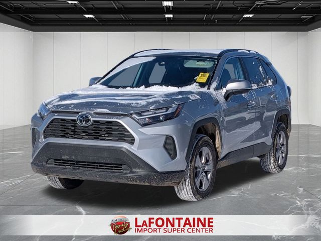 2025 Toyota RAV4 XLE AWD's photo