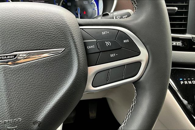 2023 Chrysler Voyager LX - 11