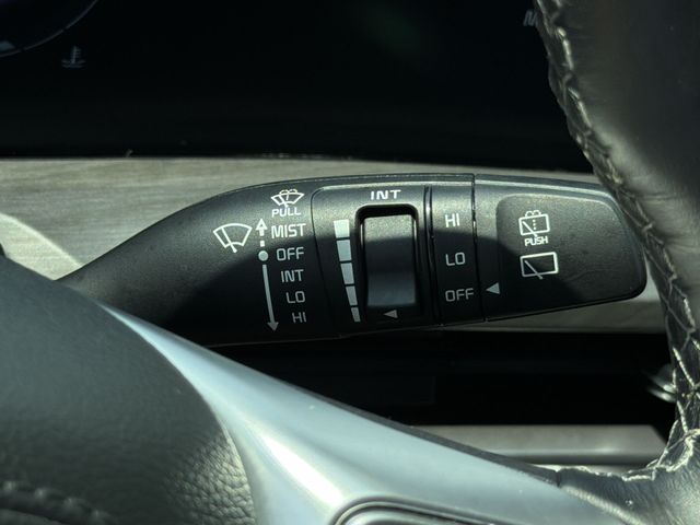 Used 2025 Black Kia EX X-Line image 31