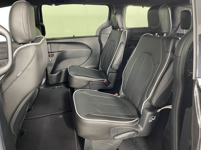 New 2027 Chrysler Pacifica Limited For Sale in Bremerton, WA
