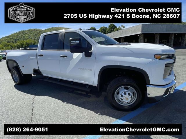 Summit White 2026 Chevrolet Silverado 3500HD Work Truck Crew Cab 4WD Pickup Truck Four-Wheel Drive Automatic
