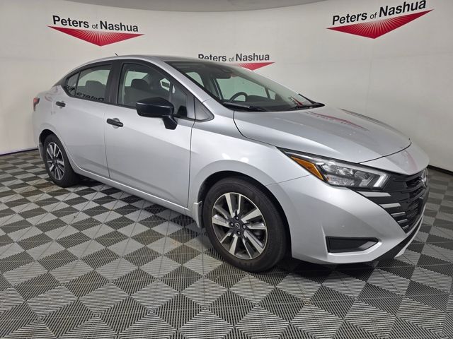Brilliant Silver Metallic 2025 Nissan Versa Sedan Front-Wheel Drive Continuously Variable Transmission