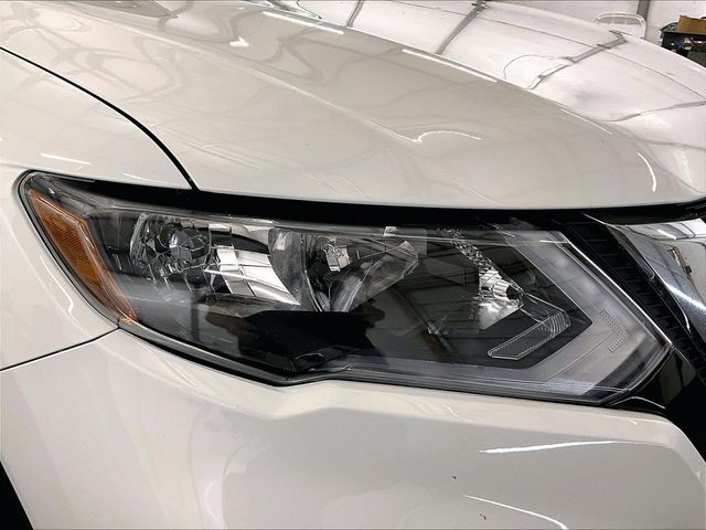 2018 Nissan Rogue SV White at Phil Fitts Ford