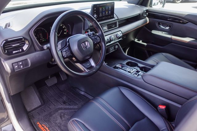 Used 2025 Honda Pilot SUV