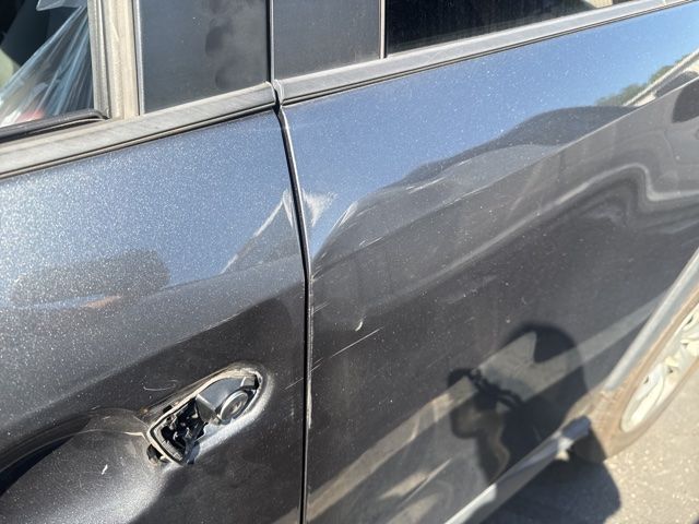 2020 Toyota RAV4 LE - Photo 4