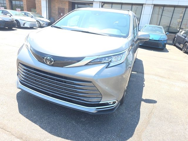 Heavy Metal 2026 Toyota Sienna Minivan Front-Wheel Drive Continuously Variable Transmission