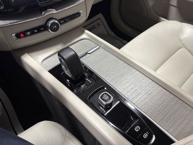 2024 Volvo XC60 Plus - Photo 33