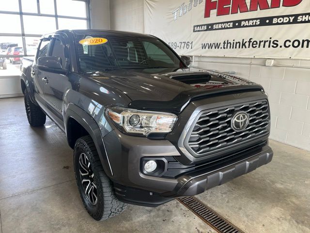 2020 Toyota Tacoma TRD Sport photo