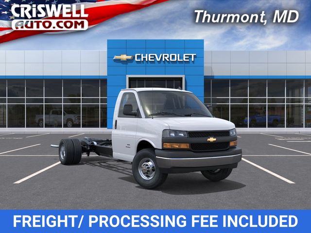 Summit White 2026 Chevrolet Express Chassis 3500 Cutaway 177 Van Rear-Wheel Drive 8-Speed Automatic