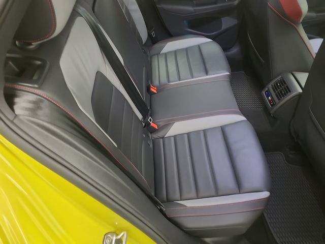 2022 – Volkswagen – Golf GTI