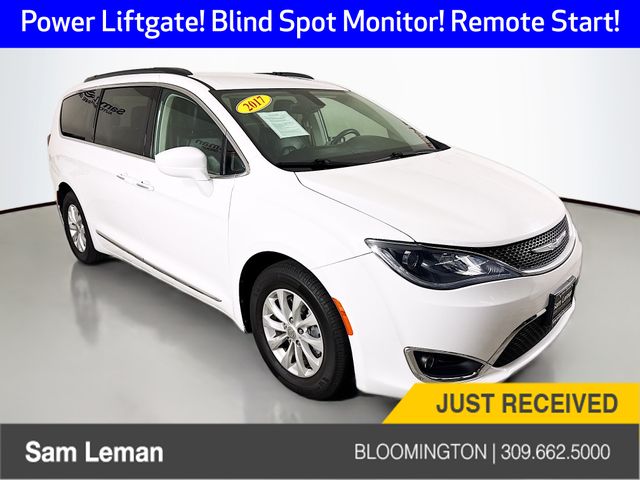  2017 Chrysler Pacifica Touring L FWD   