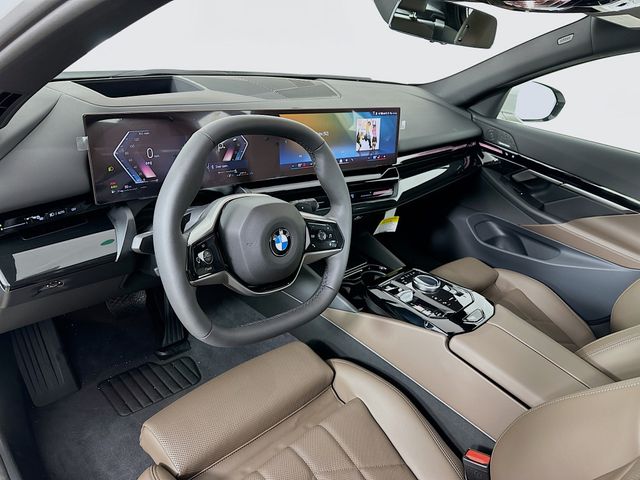 2025 BMW 5 Series 530i xDrive 9