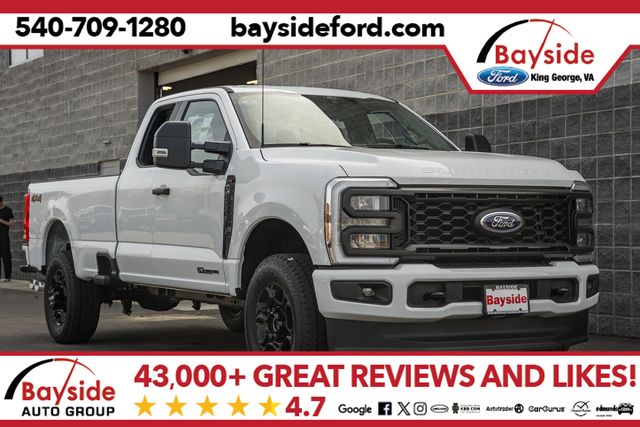 Oxford White 2026 Ford F-250 Super Duty Pickup Truck Four-Wheel Drive Automatic