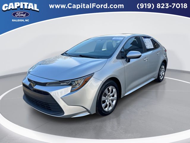 2024 Toyota Corolla LE's photo