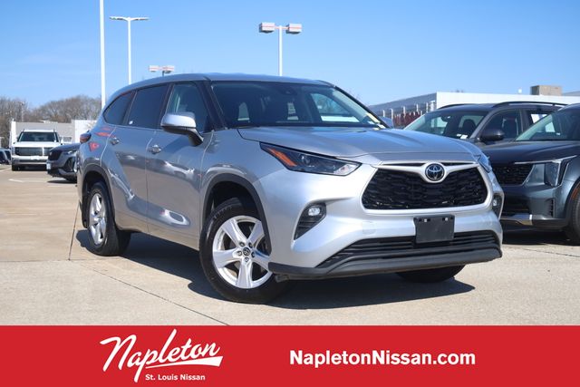 Celestial Silver Metallic 2024 Toyota Highlander LE AWD SUV / Crossover All-Wheel Drive 8-Speed Automatic
