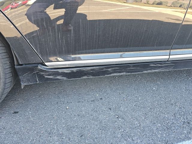 Thumbnail: 2019 Genesis G90 - 3