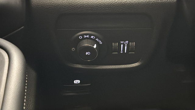 Used 2023 Bright White Clearcoat Jeep Limited image 27