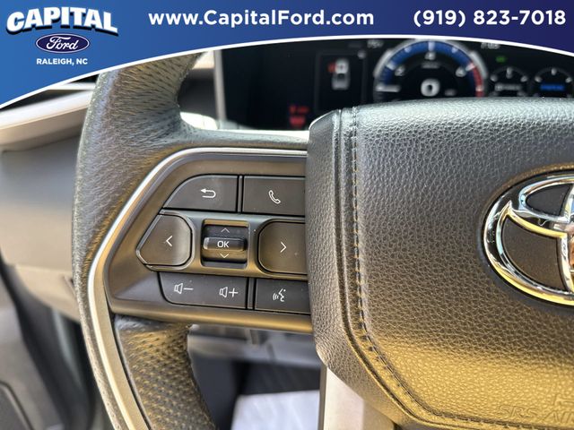 Used 2025  Toyota Limited image 23