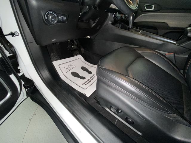 Used 2022 White Jeep Latitude Lux image 12