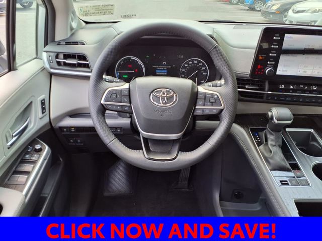 2024 Toyota Sienna Limited photo