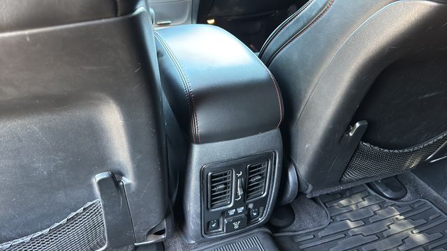 Used 2017 White Jeep Trailhawk image 21