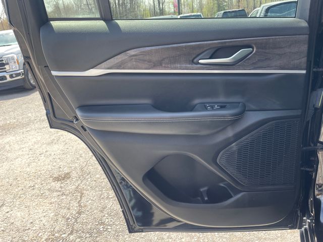 2023 Jeep Grand Cherokee Limited - Diamond Black Crystal Pearlcoat exterior view 11