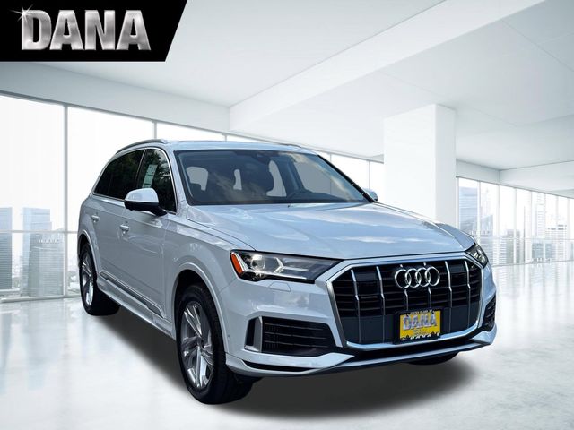 Glacier White 2022 Audi Q7 quattro Premium Plus 55 TFSI SUV / Crossover All-Wheel Drive 8-Speed Automatic