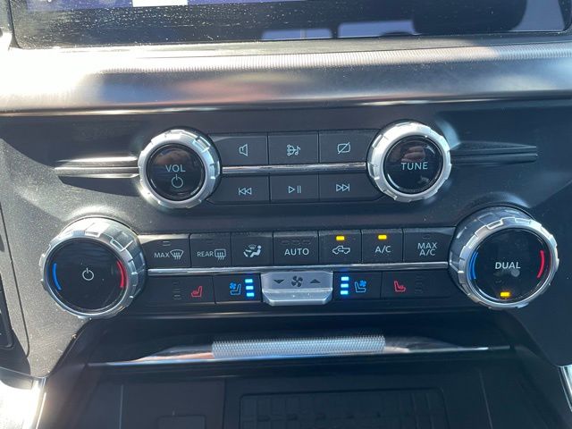 Used 2023 White Ford Raptor image 32