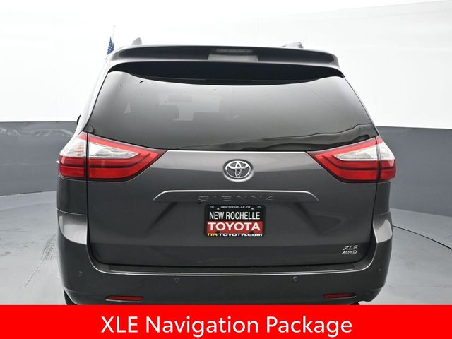 2017 Toyota Sienna XLE 5