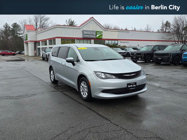 Silver Mist Clearcoat 2023 Chrysler Voyager LX FWD Minivan Front-Wheel Drive 9-Speed Automatic