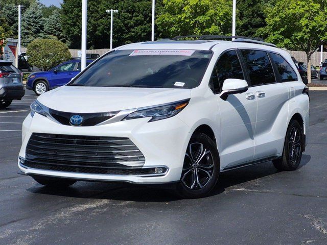 Used 2025 Toyota Sienna Van