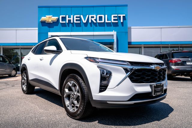 Used 2024 Chevrolet Trax SUV