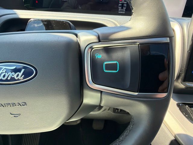 2025 Ford Expedition Active Oxford White - Grieco Acura - Image 27