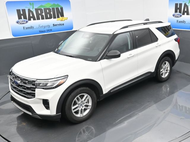 2025 Ford Explorer Active photo
