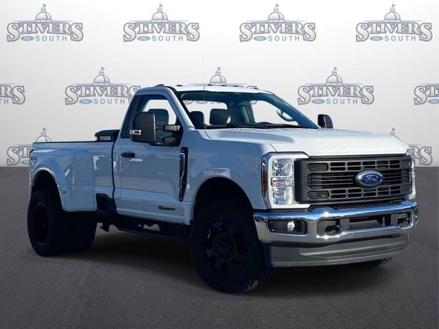 Oxford White 2024 Ford F-350 Super Duty Pickup Truck Four-Wheel Drive Automatic