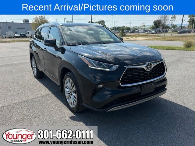 Midnight Black Metallic 2024 Toyota Highlander SUV / Crossover All-Wheel Drive 8-Speed Automatic