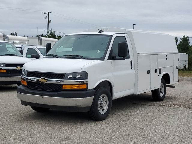New 2026 Chevrolet Express 3500 - photo 2